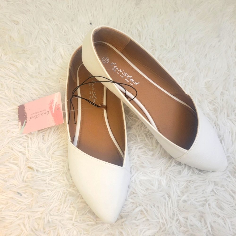 Twisted Simple White Ballerina Flats